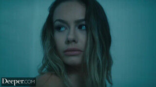 Deeper - Naomi Swann a perverz kicsike lány