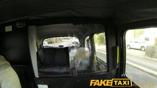 FakeTaxi - Csöcsös félvér nőci megbaszva