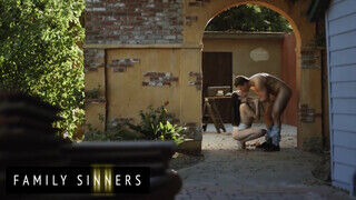 Family Sinners - Judy Jolie kiéhezett a nevelő tesóra