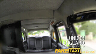 FakeTaxi - Chantelle Fox megdöngetve a taxiban