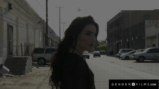 GenderXFilms - Transz fiatal lovagol