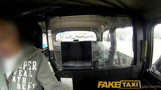 FakeTaxi - Kiki Minaj a csöcsös fekete nőci