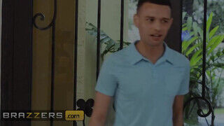 Brazzers - Casca Akashova kikezd a zsenge manussal