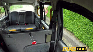 Fake Taxi - Skyler Mckay a lufi tőgyes milf