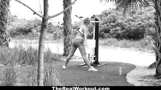 TheRealWorkout - Fitnesz vlogger és a méretes bré esete