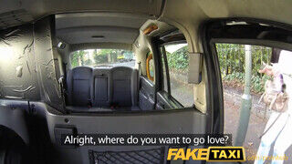 FakeTaxi - Szép fenekű zsenge a motorháztetőn