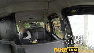 FakeTaxi - maga mutogató szuka a taxiban