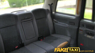 FakeTaxi - Kitetovált csöcsös pipi szeret kettyinteni