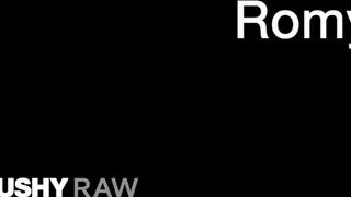 TUSHYRAW - Romy Indy a szexy latin