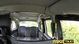 Fake Taxi - brutálisan fullos milf kefélni akar