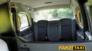 FakeTaxi - bögyös csajszika kúrni jött, nem utazni