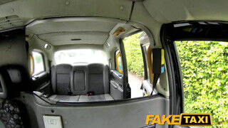 FakeTaxi - vörös milf csajszika szeret közösülni