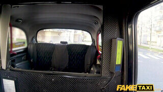 Fake Taxi - 19 éves zsenge csajszi kettyinteni akart