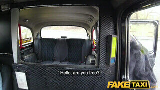 Fake Taxi - Kira Thorn a vadító orosz fiatal