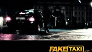 FakeTaxi - Jasmine Jae szereti a hardcore kukit