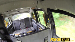 Fake Taxi - Lexi Lou ánuszba kurelva a taxiban