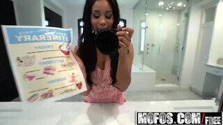 Mofos - Jenna Foxx a óriási kannás fekete bige