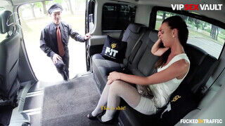 FuckedInTraffic - Alicia Wild gigászi keblű cseh bébi