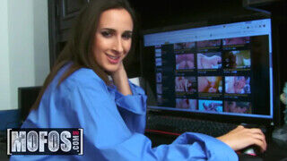 MOFOS - Ashley Adams a termetes cicis fiatal