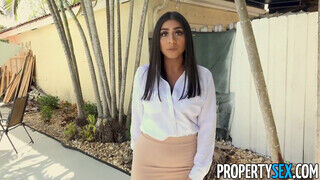 PropertySex - óriás csöcsű latina néni