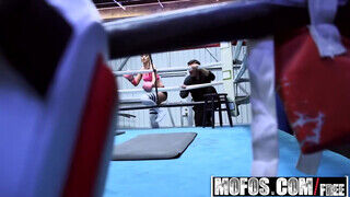 Mofos - Gia Paige a ringben kufircol