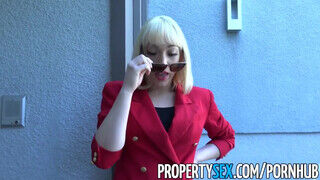 PropertySex - piros blézer és szőrös muff