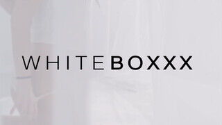 WhiteBoxxx - Ivana Sugar szűk pici picsája
