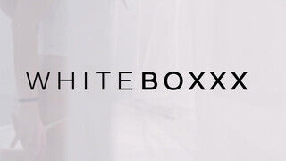 WhiteBoxxx - dupla ultra vonzó lezbi kényezteti egymást