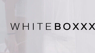 WhiteBoxxx - megujjaztam magam a barim mellett
