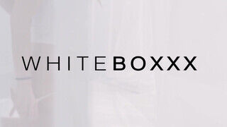 WhiteBoxxx - Naomi bevállalja a gigászi dákót