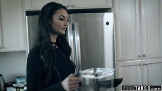 PURE TABOO - Eliza Ibarra a szomszéd ürgével kúr
