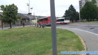 PublicAgent - Lulu Jung a hippi csajszika