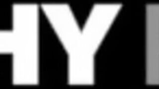 TUSHYRAW - Kiki Klout a gyönyörű milf