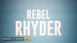 Brazzers - Adira Allure & Rebel Rhyder kicsinálnak egy barna rúdat