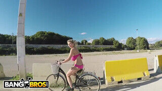 BANGBROS - Katerina Hartlova a termetes kannás milf