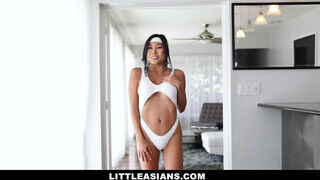 LittleAsians - termetes cickós kóreai lányka