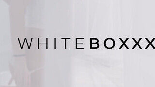WhiteBoxxx - Ginebra Bellucci a csinos latin bige