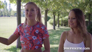 Private com - Blue Angel vaginája megkettyintve