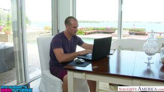 Michelle Martinez a cuki spanyol fiatal - Naughty America