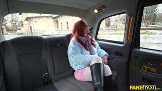 Fake Taxi - Porno tini vörös hajú gádzsi