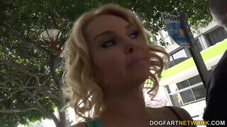 Aaliyah Love lovagol a hatalmas faszon