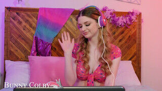 Naughty America - Bunny Colby a óriási didkós streamer csajszika