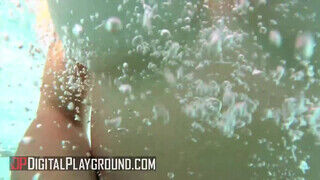 DigitalPlayground - Alexis Fawx peckezik a fürdőben
