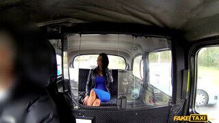 Fake Taxi - Jasmine Jae a csinos csöcsös milf