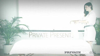 PrivateBlack - Julia Rocka a kívánatos masszőr maca