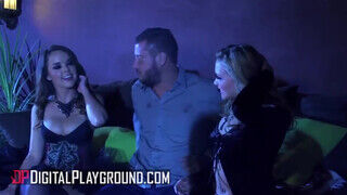 DigitalPlayground - Mia Malkova és Dillion Harper hármasban szeretkeznek