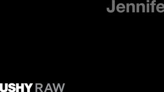 TUSHYRAW - Jennifer White kettő cerkát kap