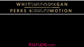 Karups - Whitney Morgan kefél a fiatal pasival