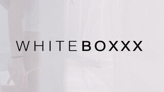 WhiteBoxxx - Leanne Lace maszturbál