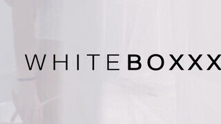 WHITEBOXXX - Zsenge lányok édeshármasban